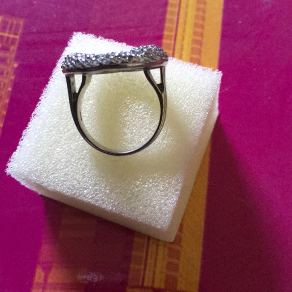 Cool silver circle ring Size 9 - Picture 3 of 5